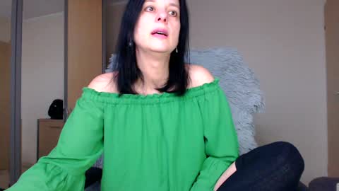 Snapshot of sweetlonglips_ chatting on December 2024 09:29:02 AM JenJenny online show from December 2024 09:29:02 AM