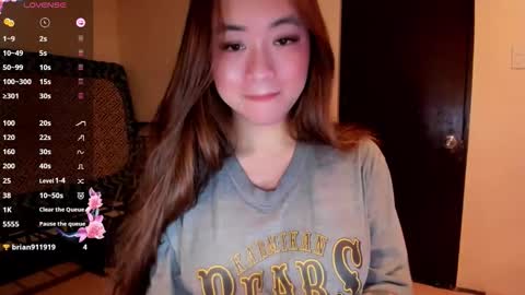 Snapshot of sweetlovepinay04 chatting on June 2026 06:15:01 AM Zoe online show from June 2026 06:15:01 AM