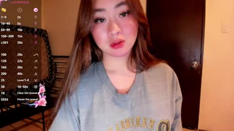 Snapshot of sweetlovepinay04 chatting on June 2026 04:49:02 PM Zoe online show from June 2026 04:49:02 PM