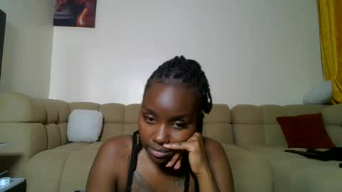 sweetluna online show from June 2026 06:45:01 PM
