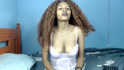 Snapshot of sweetly_diva chatting on June 2026 11:36:01 AM Diva online show from June 2026 11:36:01 AM