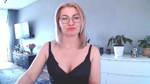 sweetmarthaaa online show from April 2026 08:31:01 AM