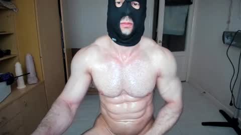 Snapshot of sweetmuscles_boy chatting on July 2026 03:44:02 AM Lorenzo online show from July 2026 03:44:02 AM