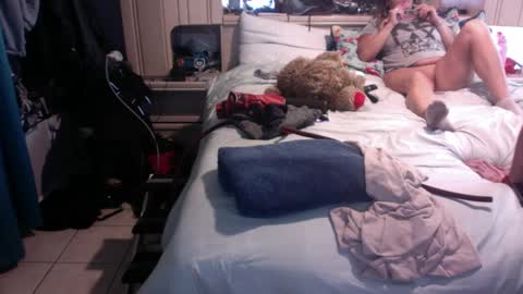 WeAim2PZzz online show from December 2024 10:52:01 PM