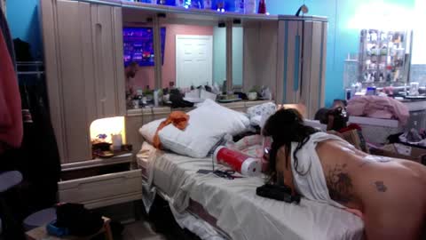 WeAim2PZzz online show from February 2025 04:48:01 AM