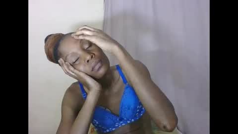 Snapshot of sweetpetite254 chatting on June 2026 06:51:02 PM ESTHER online show from June 2026 06:51:02 PM
