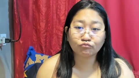 Snapshot of sweetpilipina88 chatting on March 2026 12:44:01 AM MIA online show from March 2026 12:44:01 AM