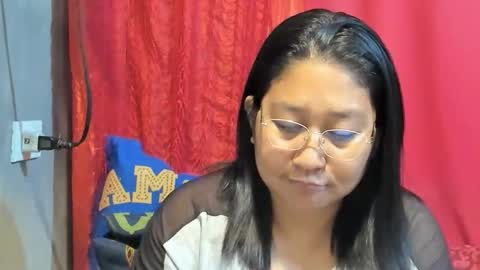 Snapshot of sweetpilipina88 chatting on April 2026 02:00:02 AM MIA online show from April 2026 02:00:02 AM
