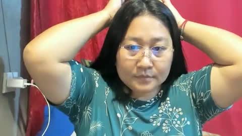 Snapshot of sweetpilipina88 chatting on April 2026 03:09:02 AM MIA online show from April 2026 03:09:02 AM