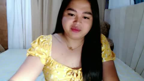 Snapshot of sweetprincess_athena chatting on March 2026 09:03:02 PM Princess Ella online show from March 2026 09:03:02 PM