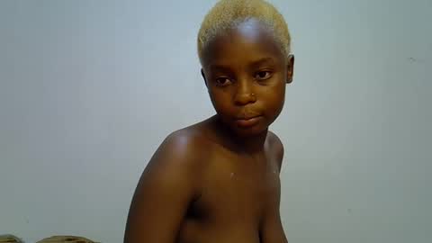 Snapshot of sweetrall chatting on February 2026 12:36:01 AM Lilly online show from February 2026 12:36:01 AM