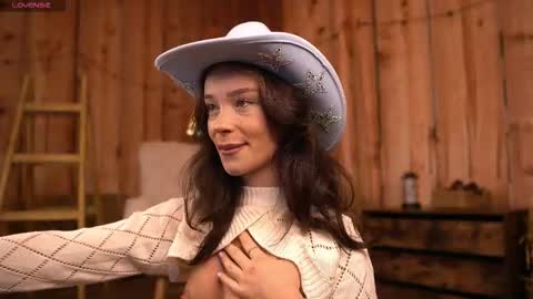 Snapshot of sweetrossie chatting on February 2026 04:18:02 AM Rose online show from February 2026 04:18:02 AM