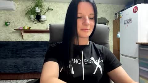 Snapshot of sweetshy99 chatting on April 2026 04:54:01 PM Sweet Shy online show from April 2026 04:54:01 PM