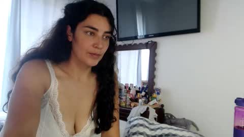 Dianis online show from November 2025 05:13:02 PM
