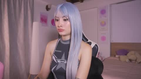 Cat independent model  online show from October 2025 01:17:02 AM