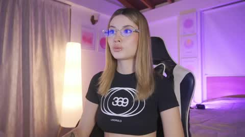 Cat independent model  online show from May 2026 02:08:02 AM
