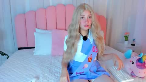 sweett_fire online show from April 2026 06:16:01 PM