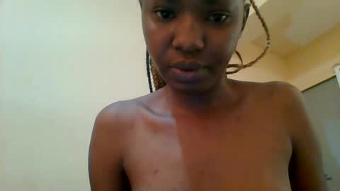 Snapshot of sweett_kimmie chatting on June 2026 08:19:01 AM sweett_kimmie online show from June 2026 08:19:01 AM