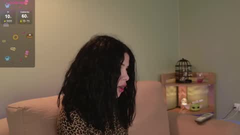 Snapshot of sweett_petite chatting on April 2026 01:27:02 PM online show from April 2026 01:27:02 PM
