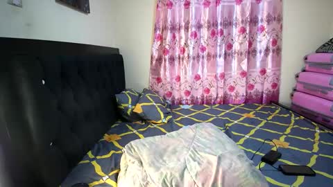 Snapshot of sweetthick_2 chatting on December 2024 05:33:02 PM PEACHES online show from December 2024 05:33:02 PM