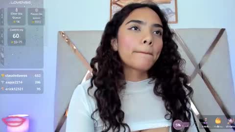 Snapshot of sweetty_girl_ chatting on January 2025 03:14:02 PM Sweetty online show from January 2025 03:14:02 PM