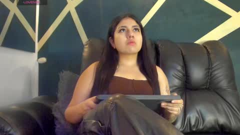 Ashley 3 online show from February 2025 12:08:01 PM