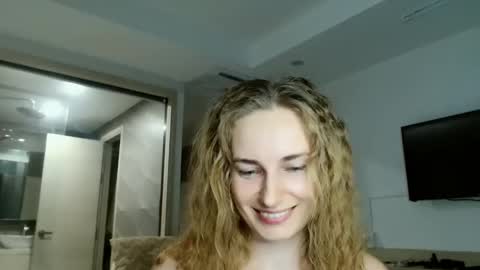 sweety_fruits online show from February 2026 03:10:01 PM