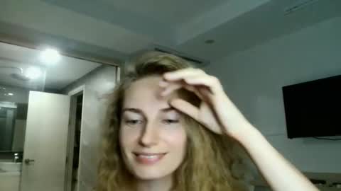 sweety_fruits online show from March 2026 01:39:02 PM