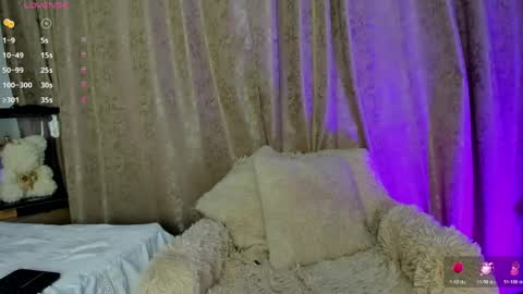  independent model  online show from April 2026 09:12:02 PM