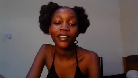 Snapshot of sweety_melanin chatting on May 2026 12:27:02 AM Vickky online show from May 2026 12:27:02 AM