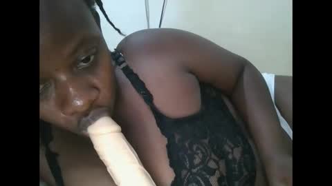 sweetyass25 online show from September 2025 05:35:02 PM