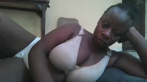 Snapshot of sweetyass25 chatting on May 2026 05:48:01 AM sweetyass25 online show from May 2026 05:48:01 AM