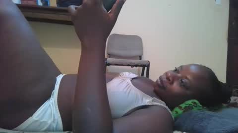 Snapshot of sweetyass25 chatting on May 2026 05:41:02 PM sweetyass25 online show from May 2026 05:41:02 PM