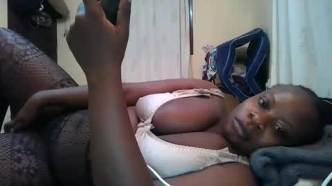 Snapshot of sweetyass25 chatting on June 2026 06:31:01 PM sweetyass25 online show from June 2026 06:31:01 PM