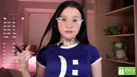 Astrid online show from November 2025 05:46:01 PM