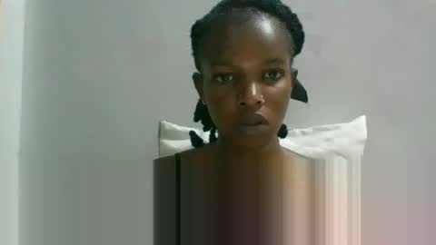 sweetz_candice online show from October 2025 02:48:01 PM