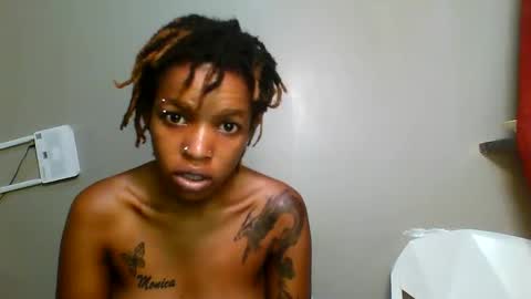 Snapshot of sweetz_candice chatting on June 2026 05:06:01 PM sweetz_candice online show from June 2026 05:06:01 PM