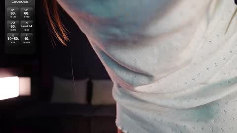 syaosan_ online show from November 2025 03:16:02 AM