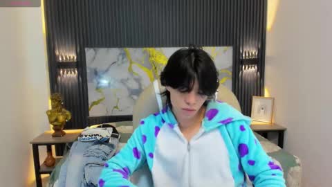 Snapshot of sylasfrost chatting on November 2025 07:13:01 PM sylasfrost online show from November 2025 07:13:01 PM