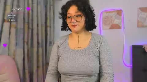 Snapshot of sylvara_bx chatting on March 2026 01:11:01 PM online show from March 2026 01:11:01 PM