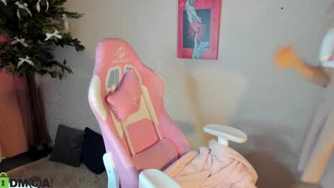 Sylvia online show from December 2025 09:37:01 AM