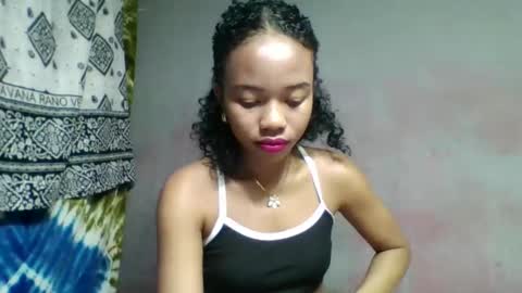 Snapshot of sylviette chatting on May 2026 12:13:02 PM Sylviette online show from May 2026 12:13:02 PM
