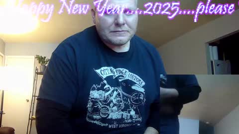Snapshot of t_guy45 chatting on January 2025 10:46:01 PM T Guy45Chunkywise45 online show from January 2025 10:46:01 PM
