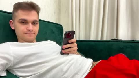 Snapshot of tai_fun chatting on May 2026 06:02:02 PM Alex online show from May 2026 06:02:02 PM