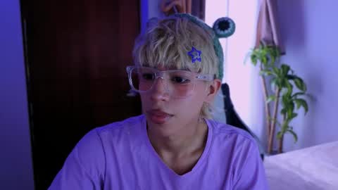 taichi online show from December 2025 08:26:01 PM