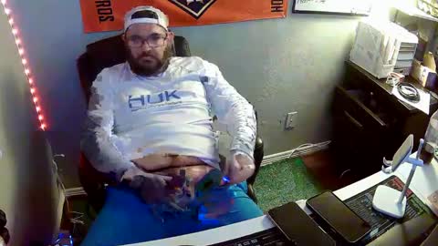 TaintNuzzler online show from October 2025 08:12:01 AM