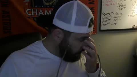 TaintNuzzler online show from October 2025 10:37:02 AM