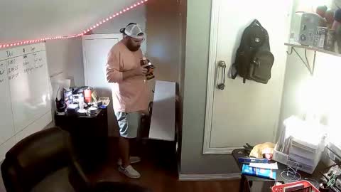 TaintNuzzler online show from October 2025 06:39:02 PM