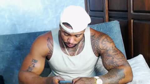 Tairon Tucke online show from January 2025 01:02:01 AM