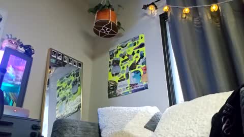 Taishabubblebutt online show from December 2024 06:05:01 PM